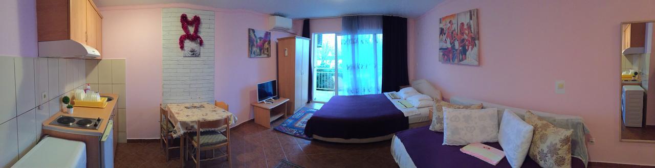 Albina Star Apartment *